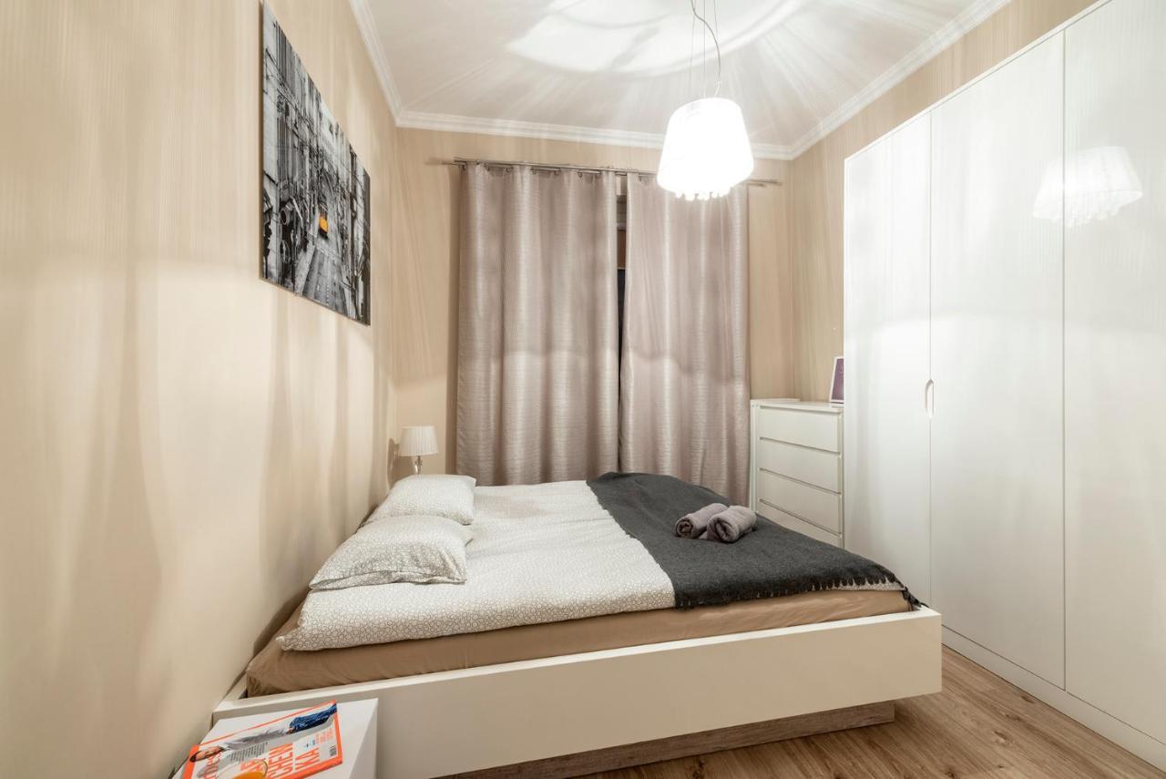 Warsaw - Aparts Lotnisko Okecie Apartment ภายนอก รูปภาพ